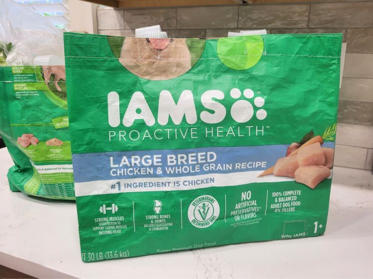 Image of Iams proactive health 30 pound dog food for large dogs in bright emerald green